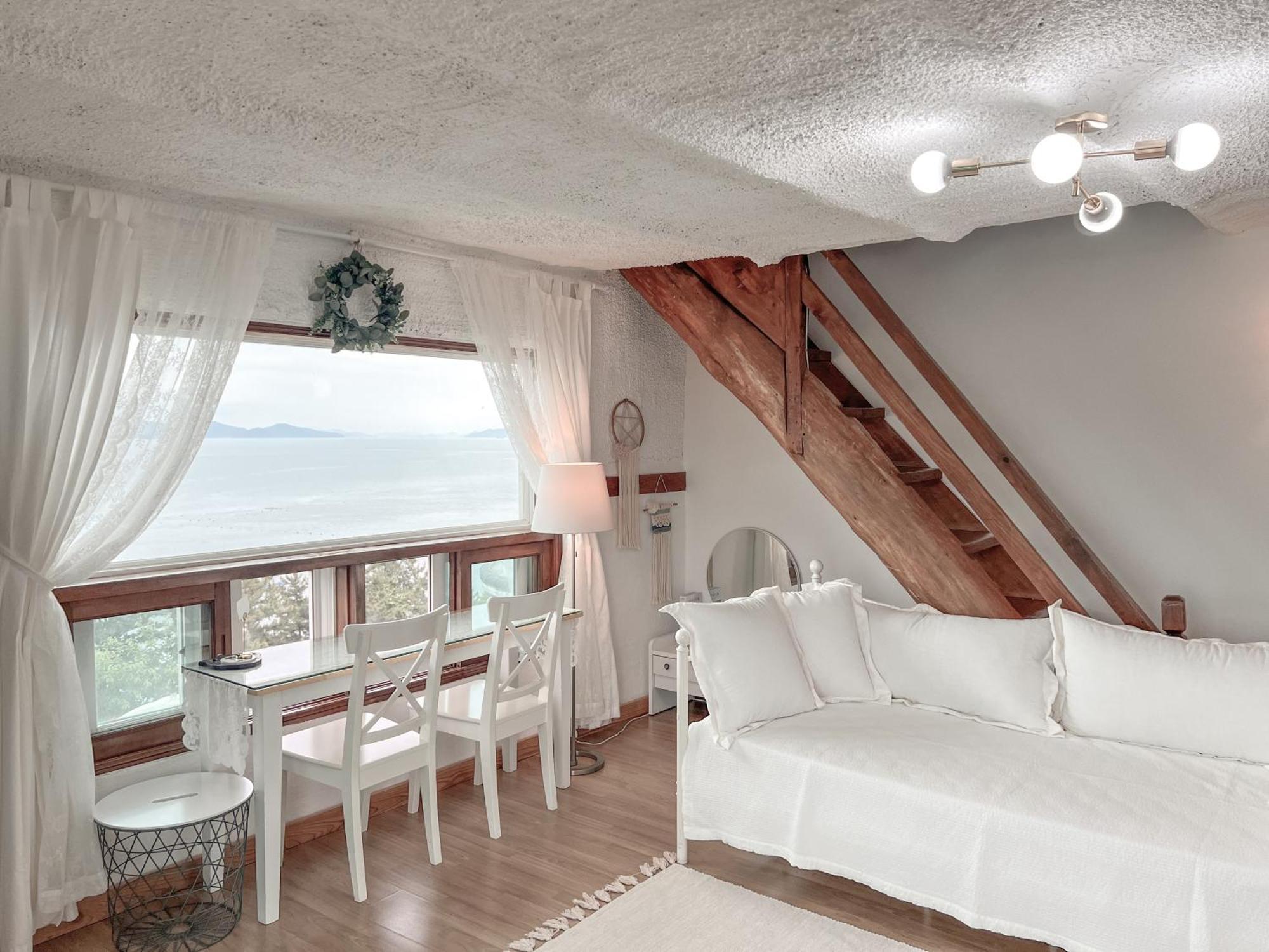 Country House Exclamation Mark & Comma Namhae Εξωτερικό φωτογραφία