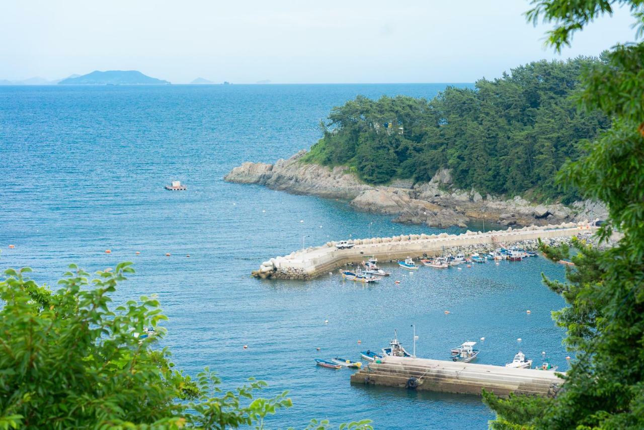 Country House Exclamation Mark & Comma Namhae Εξωτερικό φωτογραφία